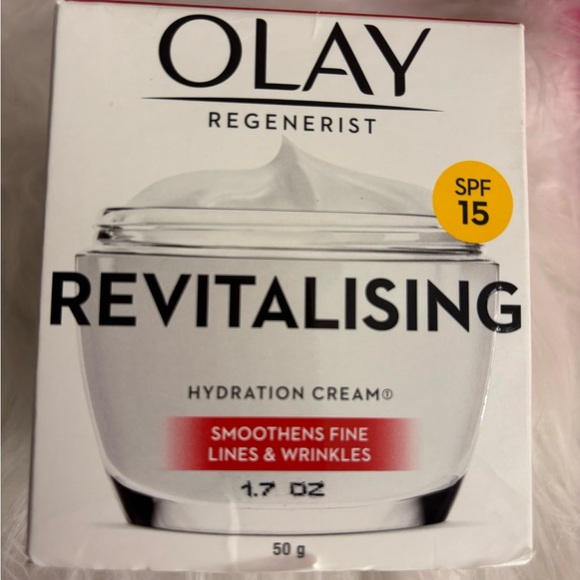 Olay, Neutrogena, Clinique & More Skin Care Set w/ Pink Floral Cosmetic Bag - Picture 4 of 7